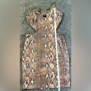 Blanc~Snakeskin~Split‎ Back~Mini Dress~Lined~Size Small~Preowned